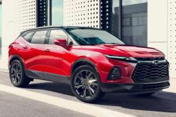 2022 Chevrolet Blazer Front Right Side in Red